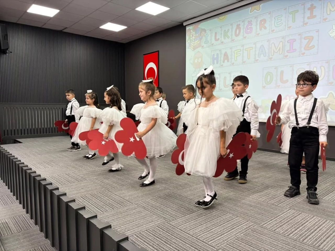 ÖĞRENCİLERİN SUNDUĞU GÖSTERİLER