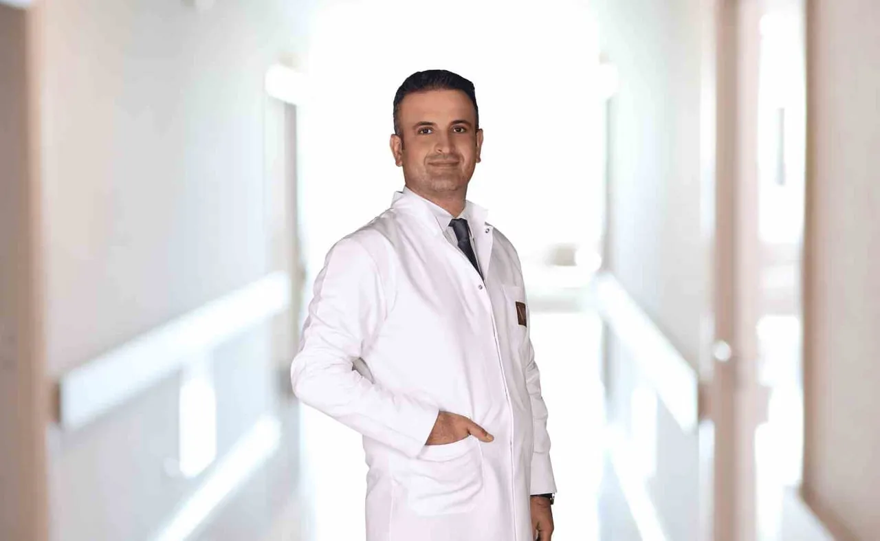 VM MEDİCAL PARK MERSİN HASTANESİ ORTOPEDİ VE TRAVMATOLOJİ UZMANI DOÇ. DR. FATİH GÜNAYDIN, FUTBOL...