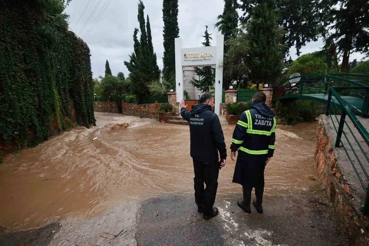 BODRUM’DA YAĞIŞ SEFERBERLİĞİ