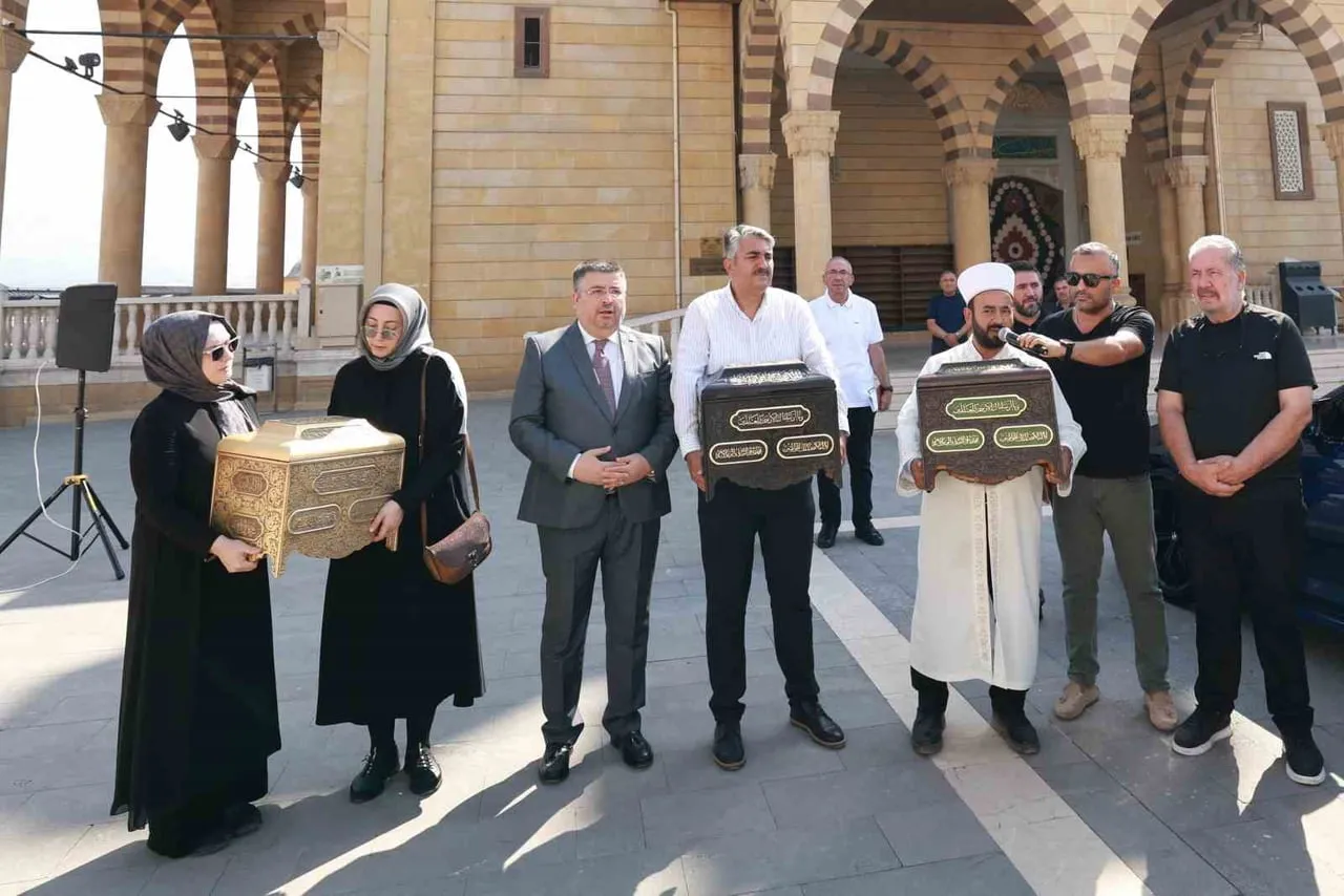 ONİKİŞUBAT BELEDİYESİ İLE KAHRAMANMARAŞ İL MÜFTÜLÜĞÜ İŞ BİRLİĞİNDE GERÇEKLEŞTİRİLECEK KÂBE...