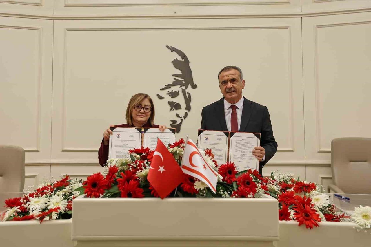 GAZİANTEP BÜYÜKŞEHİR BELEDİYE BAŞKANI FATMA ŞAHİN GAZİMAĞUSA BELEDİYE BAŞKANI DR. SÜLEYMAN...