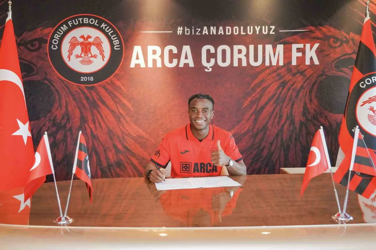 TRENDYOL SÜPER LİG EKİPLERİNDEN ÇORUM FK, FC COPENHAGEN FORMASI GİYEN, 22 YAŞINDAKİ ALMAN MİLLİ...