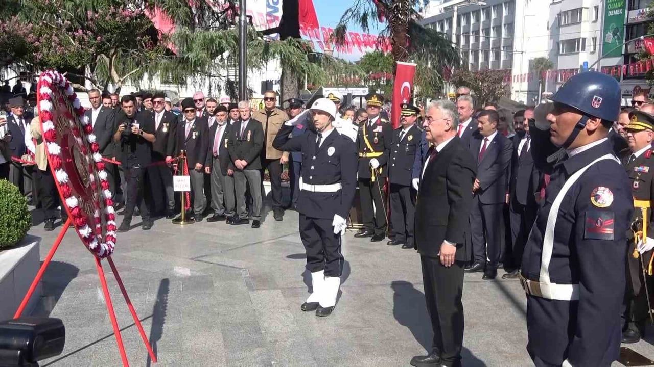 BURSA’DA 30 AĞUSTOS ZAFER BAYRAMI’NIN 104’ÜNCÜ YIL DÖNÜMÜ DÜZENLENEN TÖRENLERLE BÜYÜK BİR COŞKUYLA...