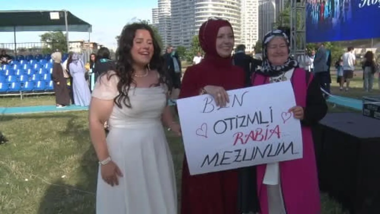 'Otizm' engel tanımadı, genç müzisyen üniversiteden mezun oldu: "Hayalim kendim gibi engelli...