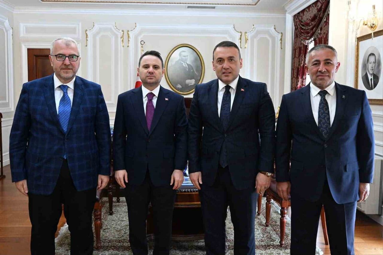 BİLECİK HEYETİNDEN ADALET BAKANI GÜRLEK'E ZİYARET