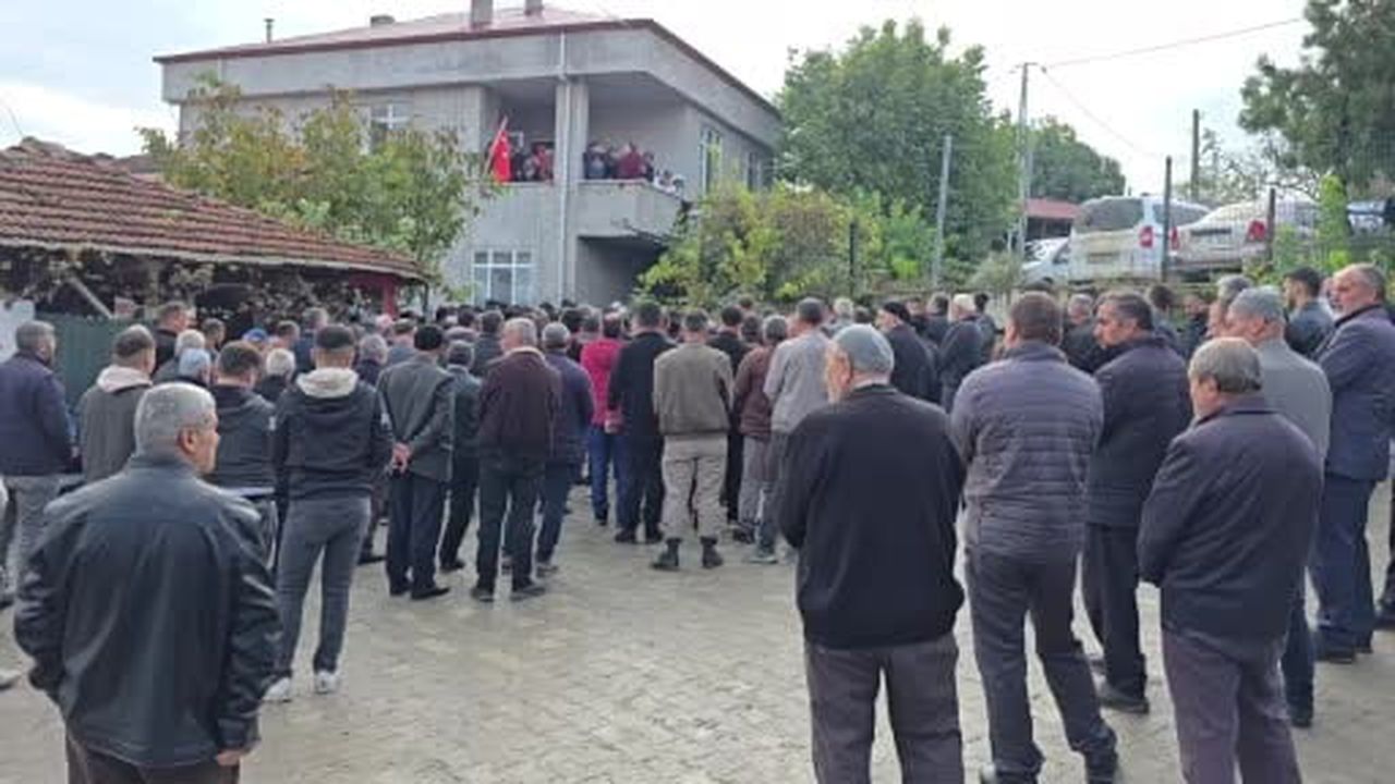 İstanbul'da iş kazasında ölen işçi Samsun'da toprağa verildi
