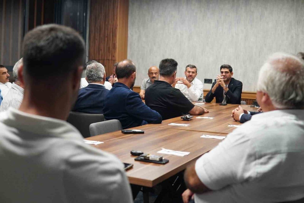 KARABÜK BELEDİYE BAŞKANI ÖZKAN ÇETİNKAYA, MAHALLE MUHTARLARIYLA HAS BAHÇE SOSYAL TESİSLERİ'NDE...