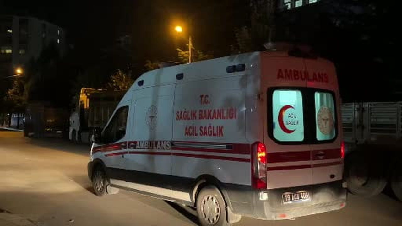 ‘Dur' ihtarına uymayan motosiklet, polis memuruna çarptı