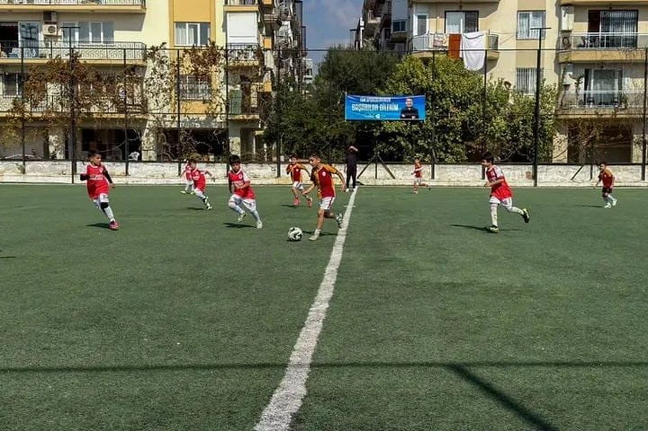 EFELER’DE MİNİK SPORCULAR KIYASIYA MÜCADELE ETTİ