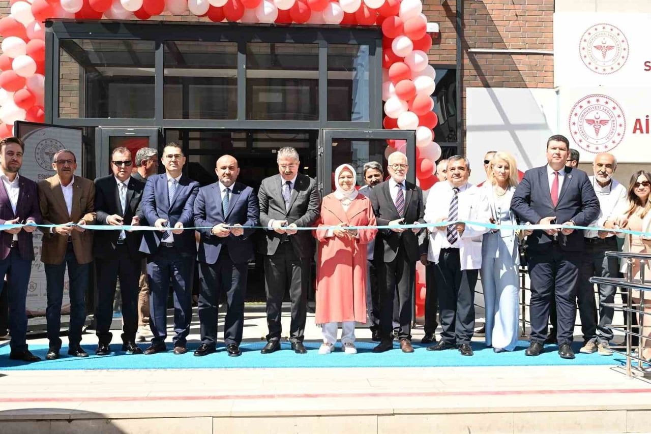 ESKİŞEHİR VALİSİ DR. ERDİNÇ YILMAZ, ŞEHRE KAZANDIRILAN ŞARHÖYÜK SAĞLIKLI HAYAT MERKEZİ, 10 BİRİMLİ...
