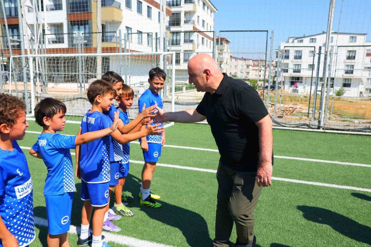 DARICA'DA GENÇLİK VE SPOR BAKANLIĞININ DESTEĞİYLE YAKLAŞIK 250 MİLYON LİRA BÜTÇELİ İKİ YENİ SPOR...