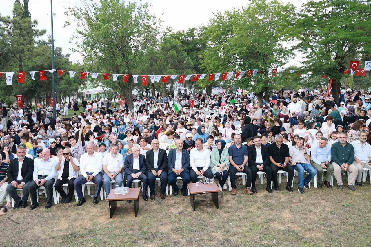 GEBZE'DE YAKLAŞIK 13 BİN 500 ÖĞRENCİNİN DİNİ, MİLLİ, KÜLTÜREL VE SPORTİF EĞİTİM ALDIĞI YAZ...