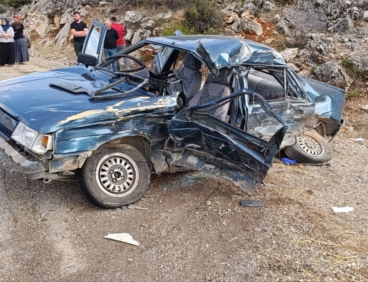 BEYŞEHİR İLÇESİNDE TIR İLE OTOMOBİLİN ÇARPIŞMASI SONUCU 1 KİŞİ HAYATINI KAYBETTİ, 1’İ AĞIR 3 KİŞİ...
