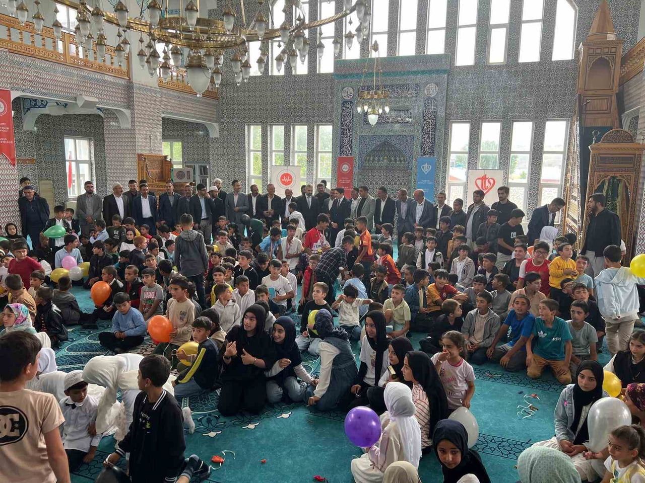 ERZURUM’UN TEKMAN İLÇESİNDE YAZ DÖNEM KURAN KURSUNDA SONA GELİNDİ.