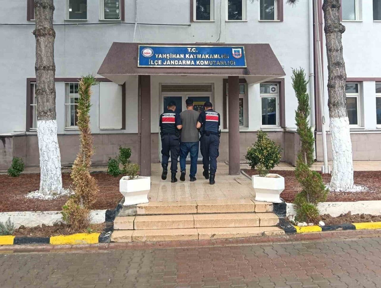 KIRIKKALE'DE "KASTEN ÖLDÜRME" SUÇUNDAN HAKKINDA KESİNLEŞMİŞ 3 YIL 4 AY HAPİS CEZASI BULUNAN...