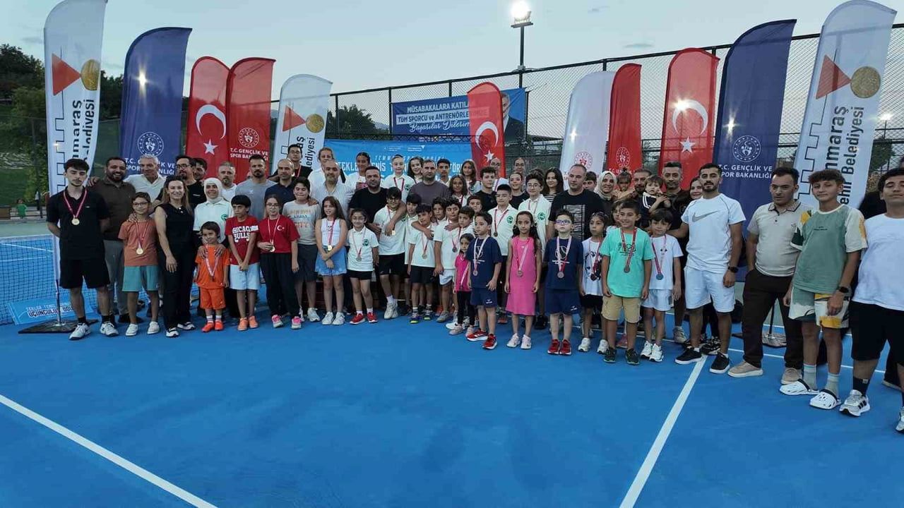 KAHRAMANMARAŞ'TA 15 TEMMUZ SPOR VADİSİ’NDE DÜZENLENEN ÖDÜLLÜ TENİS TURNUVASI, FİNAL MÜSABAKALARI...