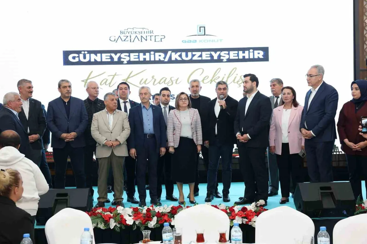 FATMA ŞAHİN, MUHTARLAR GÜNÜ KAPSAMINDA BULUŞMA GERÇEKLEŞTİRDİ