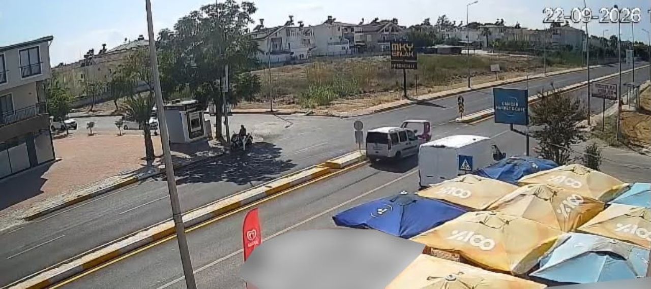 KAZA ANI ÇEVREDEKİ BİR İŞ YERİNİN GÜVENLİK KAMERASINA ANBEAN YANSIDI.
