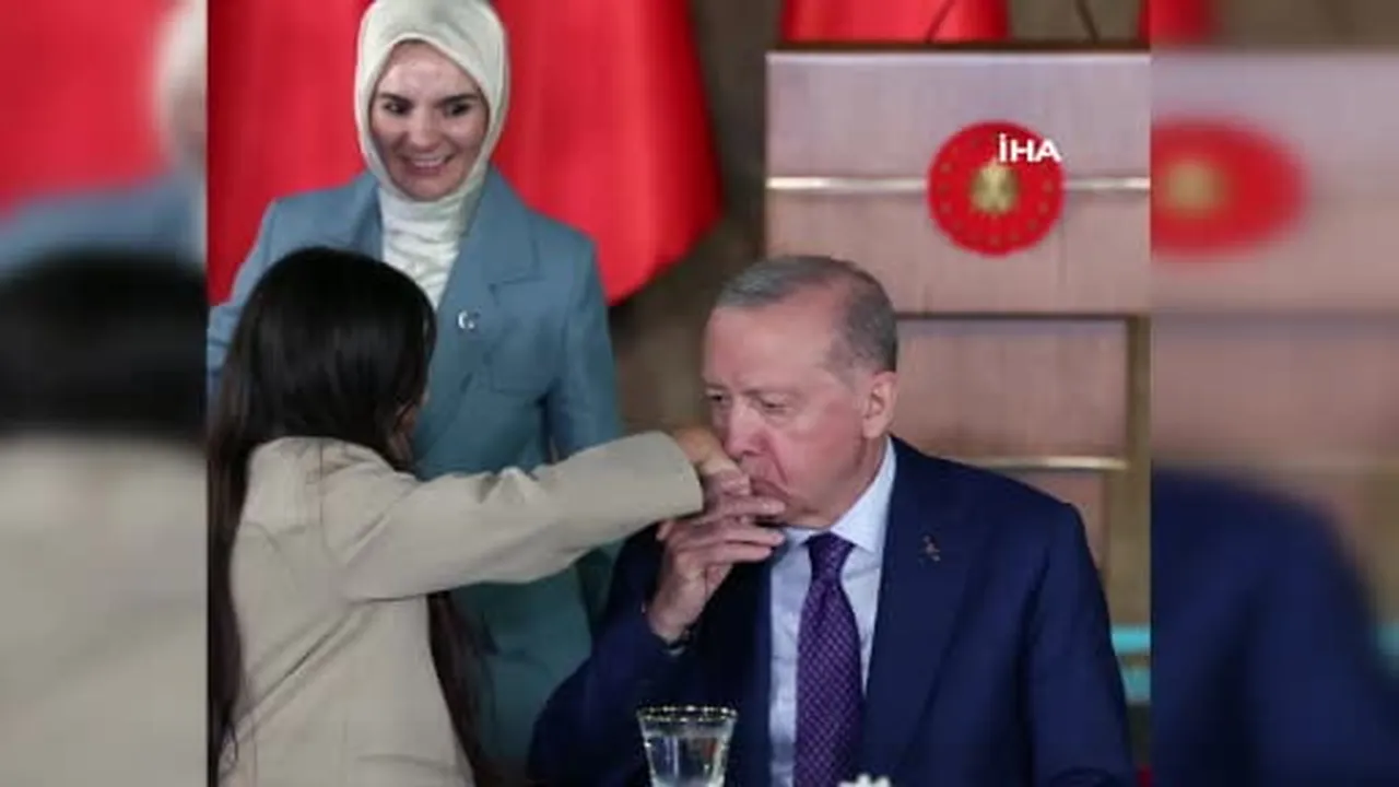 Cumhurbaşkanı Erdoğan, şehit aileleri yemekte bir araya geldi