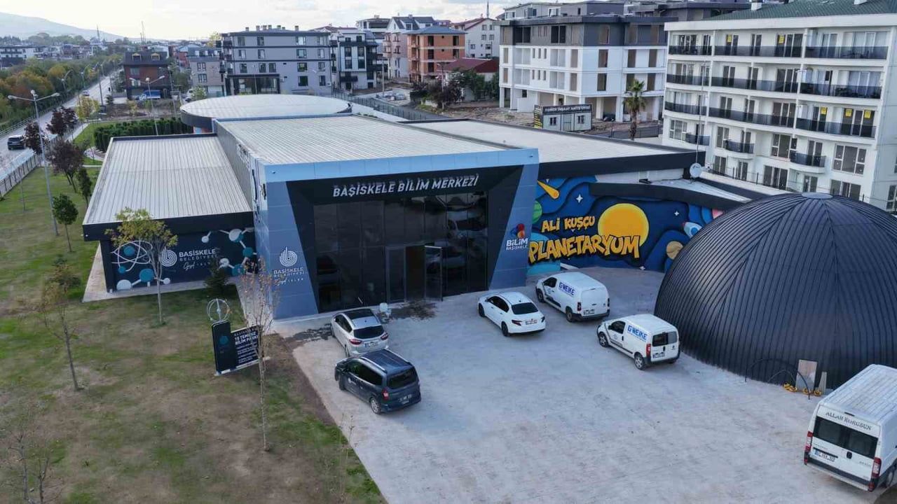 KOCAELİ'NİN BAŞİSKELE İLÇESİNDE YAPIMI SÜRDÜRÜLEN BAŞİSKELE 15 TEMMUZ BİLİM MERKEZİ'NDE ÇALIŞMALAR...