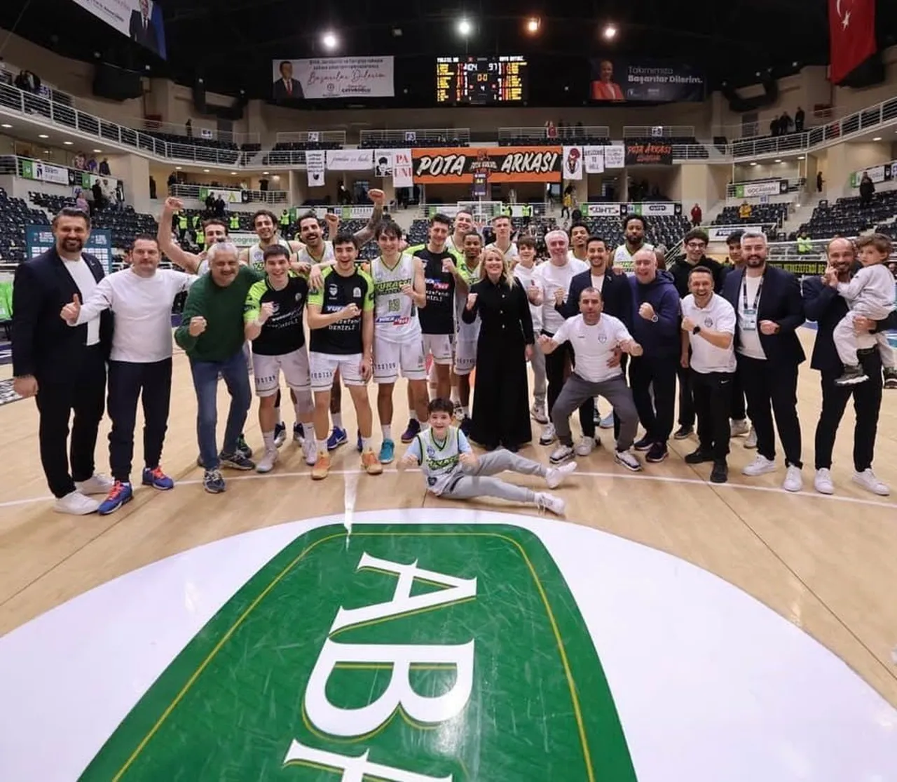 MERKEZEFENDİ BELEDİYE BAŞKANI ŞENİZ DOĞAN, Y. DENİZLİ BASKET’İN AVRUPA KUPALARINDA MÜCADELE...