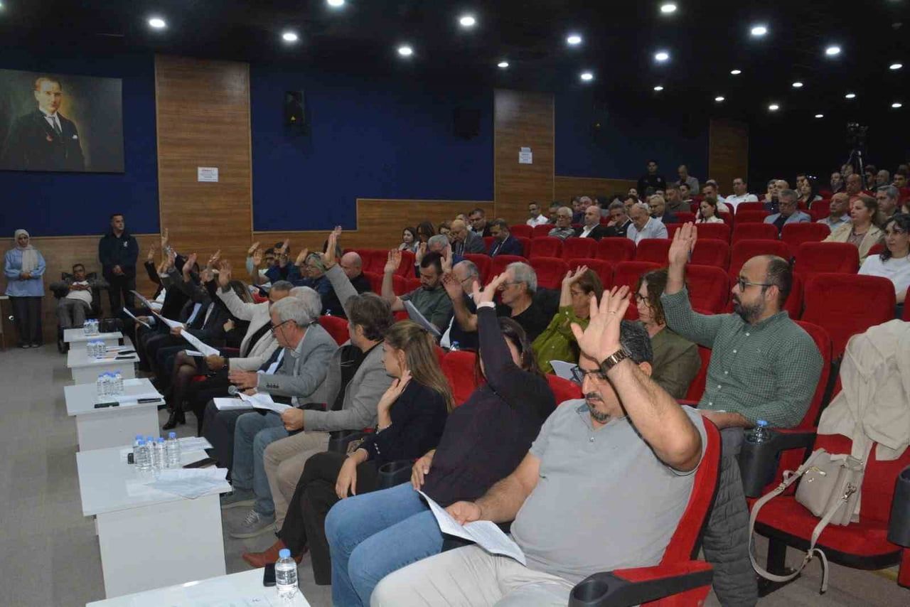 MECLİS TOPLANTISI BİRİNCİ BİRLEŞİMİ, BELEDİYE BAŞKANI SERKAN ACAR YÖNETİMİNDE...