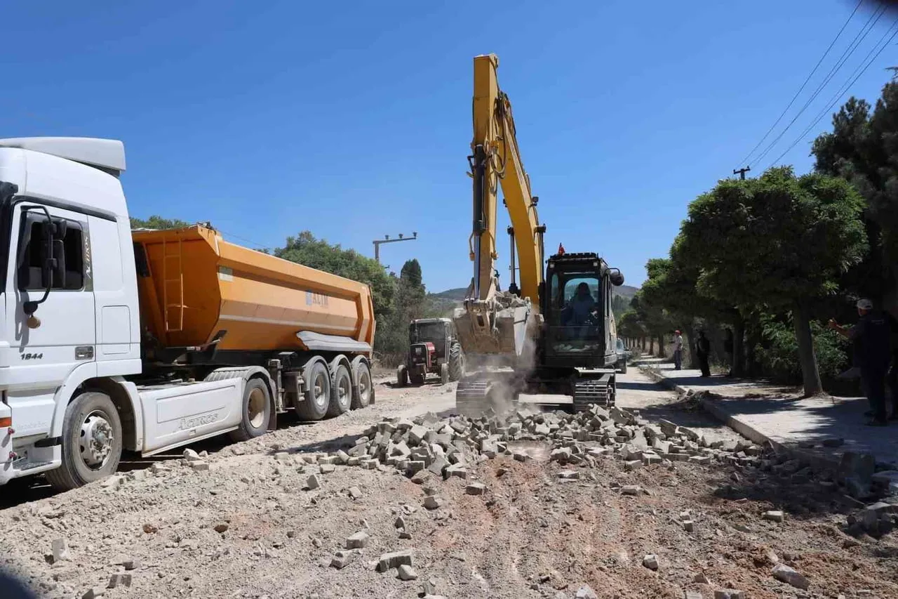 BİLECİK’TE SICAK ASFALT MESAİSİ BAŞLADI