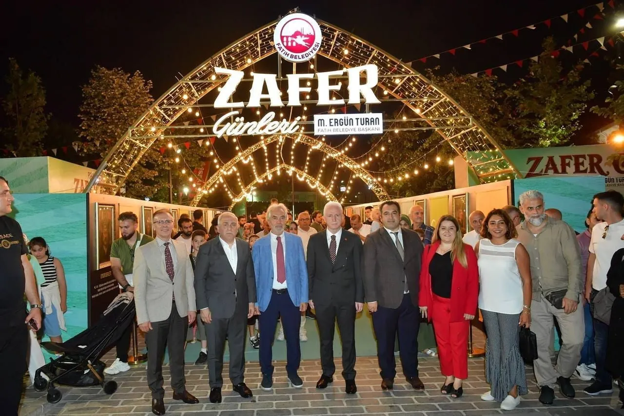 FATİH BELEDİYESİ, "BİR MİLLETİN ZAFER GÜNLERİ" ETKİNLİKLERİ KAPSAMINDA 9 GÜN BOYUNCA TARİHİ...