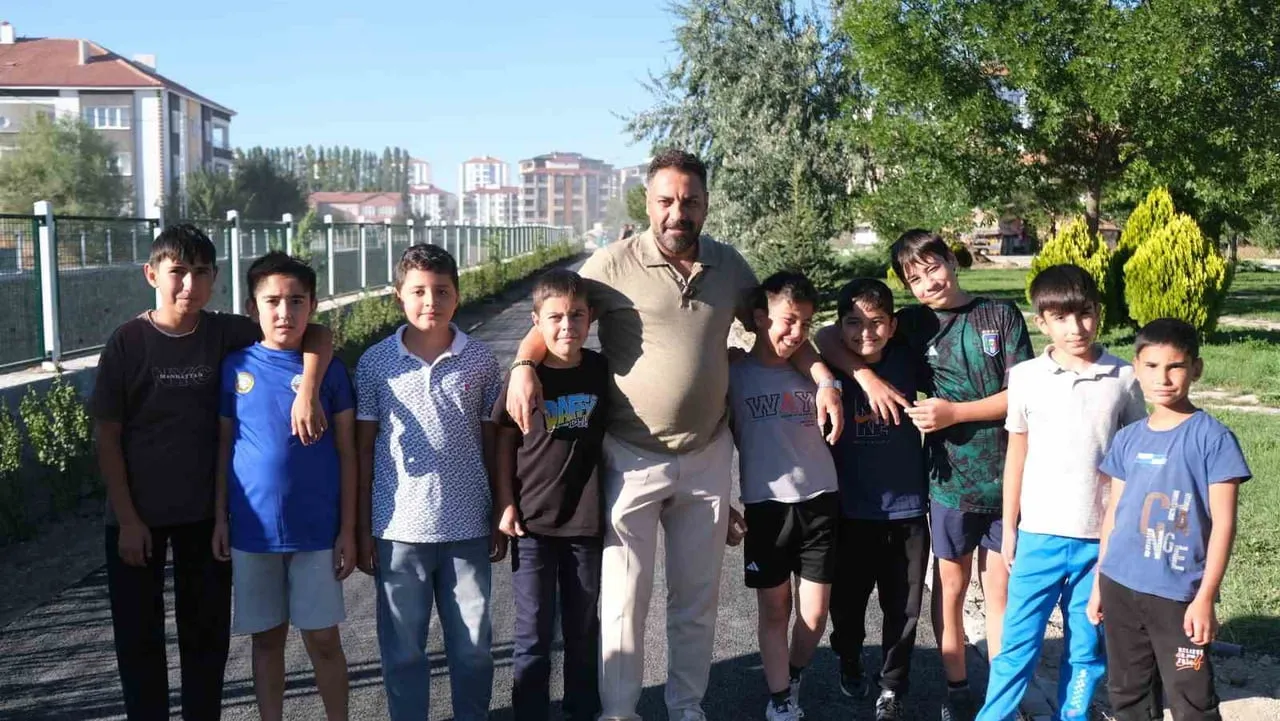 SORGUN BELEDİYE BAŞKANI M. ERKUT EKİNCİ, AYDINLIKEVLER VE OSMANÇAVUŞ MAHALLELERİNDE DERE KENARINDA...