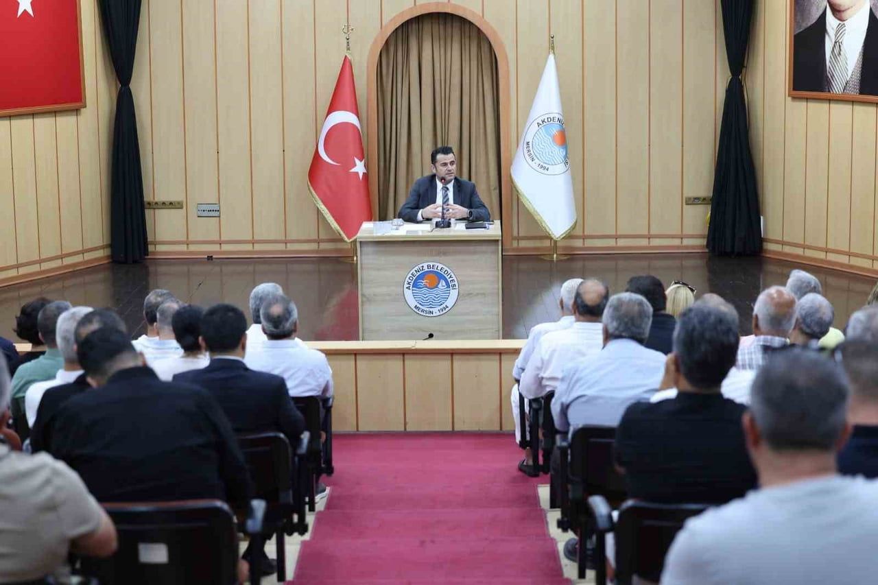 AKDENİZ KAYMAKAMI VE BELEDİYE BAŞKAN VEKİLİ MURAT BEŞİKCİ, MAHALLE MUHTARLARI VE KURUM...
