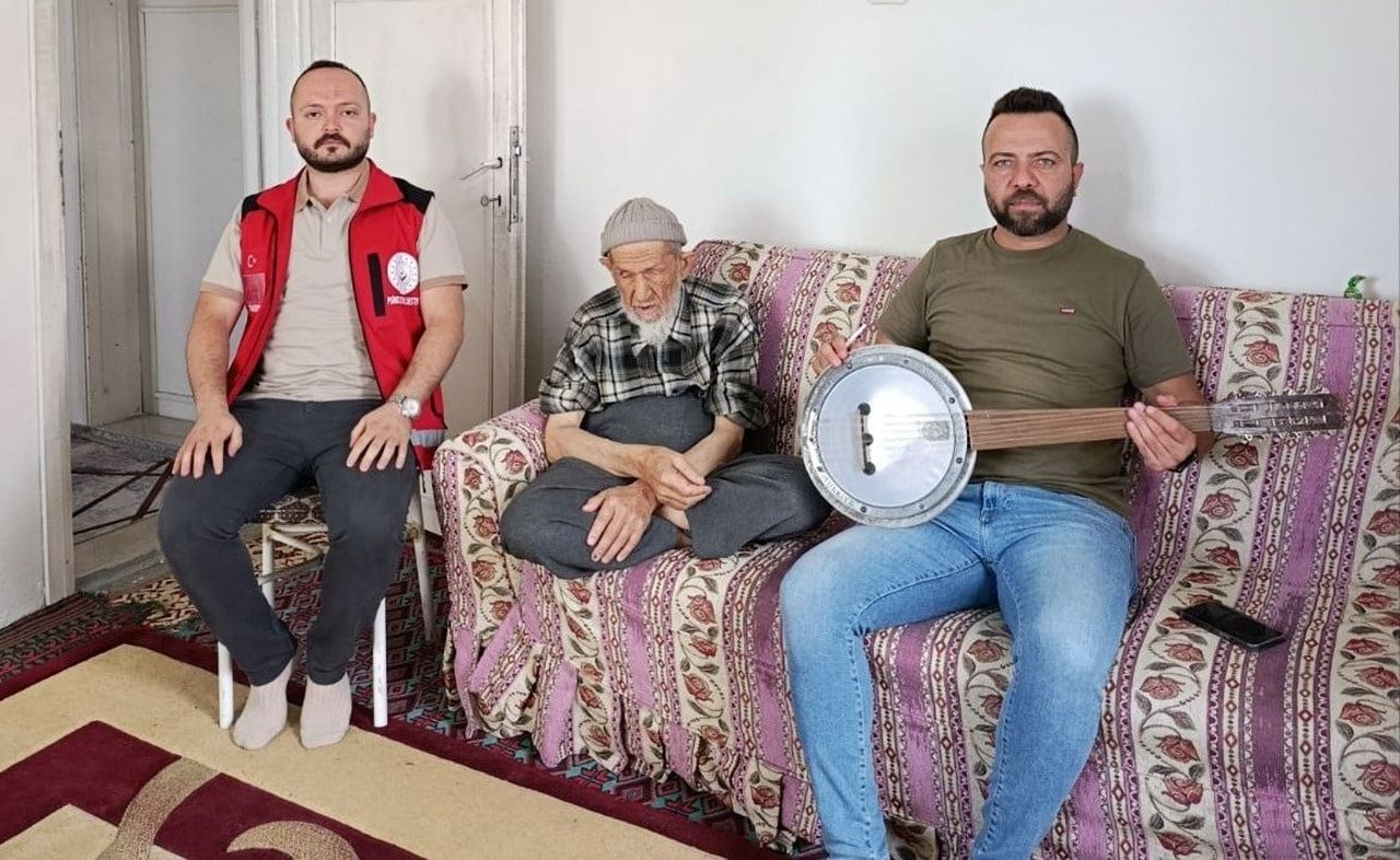 ADIYAMAN’IN BESNİ İLÇESİNDE 1 EKİM DÜNYA YAŞLILAR GÜNÜ DOLAYISIYLA GERÇEKLEŞTİRİLEN ZİYARETTE, 85...