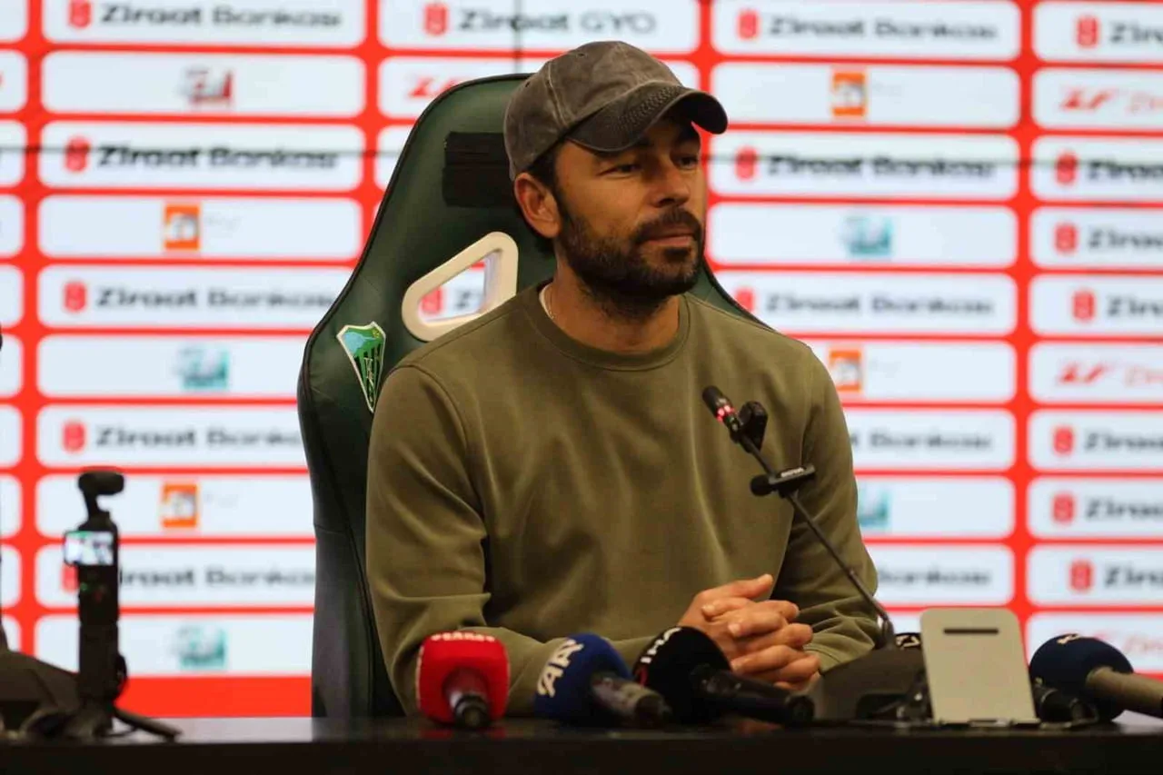 KOCAELİSPOR TEKNİK DİREKTÖRÜ SELÇUK İNAN MAÇIN