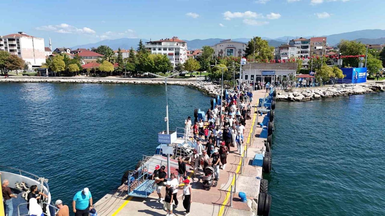 KOCAELİ BÜYÜKŞEHİR BELEDİYESİ TARAFINDAN, GÖLCÜK'TE DÜZENLENEN TEKNOFEST MAVİ VATAN ETKİNLİKLERİNE...