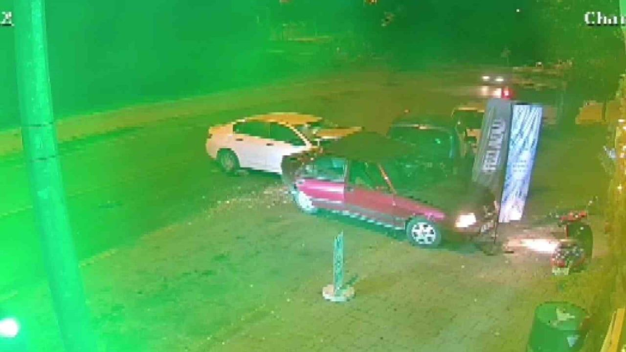 DENİZLİ’DE GEÇTİĞİMİZ GÜNLERDE POLİSİN 'DUR' İHTARINA UYMAYARAK KAÇAN VE 4 ARACA ÇARPAN SÜRÜCÜYE...