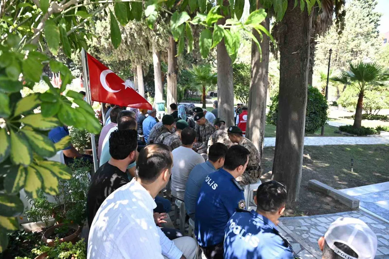 HATAY'DA ŞEHİT POLİS MEMURU FATİH KILBEY, ŞEHADETİNİN YIL DÖNÜMÜNDE DUALARLA ANILDI.