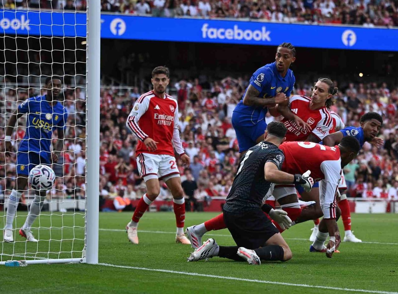 ARSENAL, PREMİER LİG'İN 3. HAFTASINDA KARŞILAŞTIĞI CHELSEA'Yİ 2-1 MAĞLUP ETTİ VE 3'TE 3...