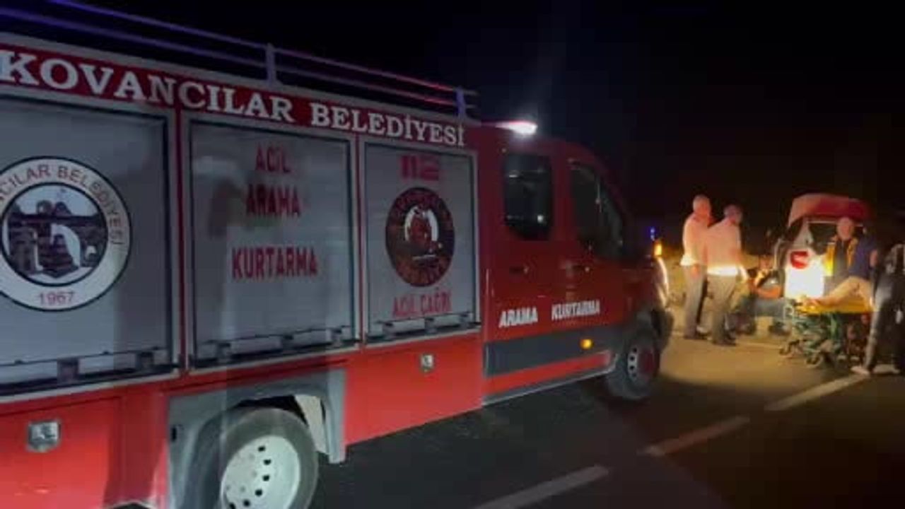 Elazığ'da otomobiller çarpıştı: 6 yaralı