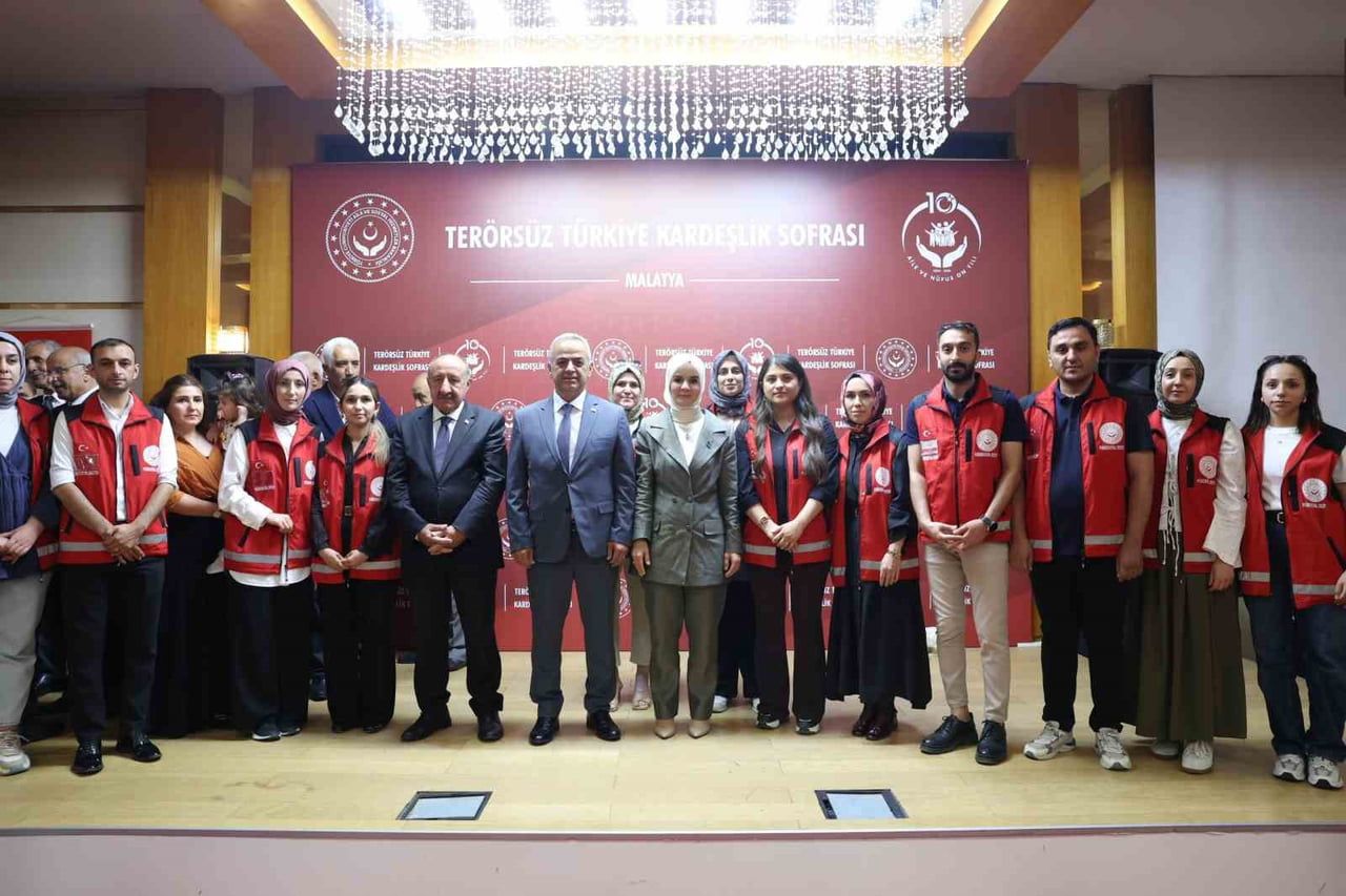 AİLE VE SOSYAL HİZMETLER BAKANI MAHİNUR ÖZDEMİR GÖKTAŞ "TERÖRSÜZ TÜRKİYE" SADECE BÖLGEMİZ İÇİN...