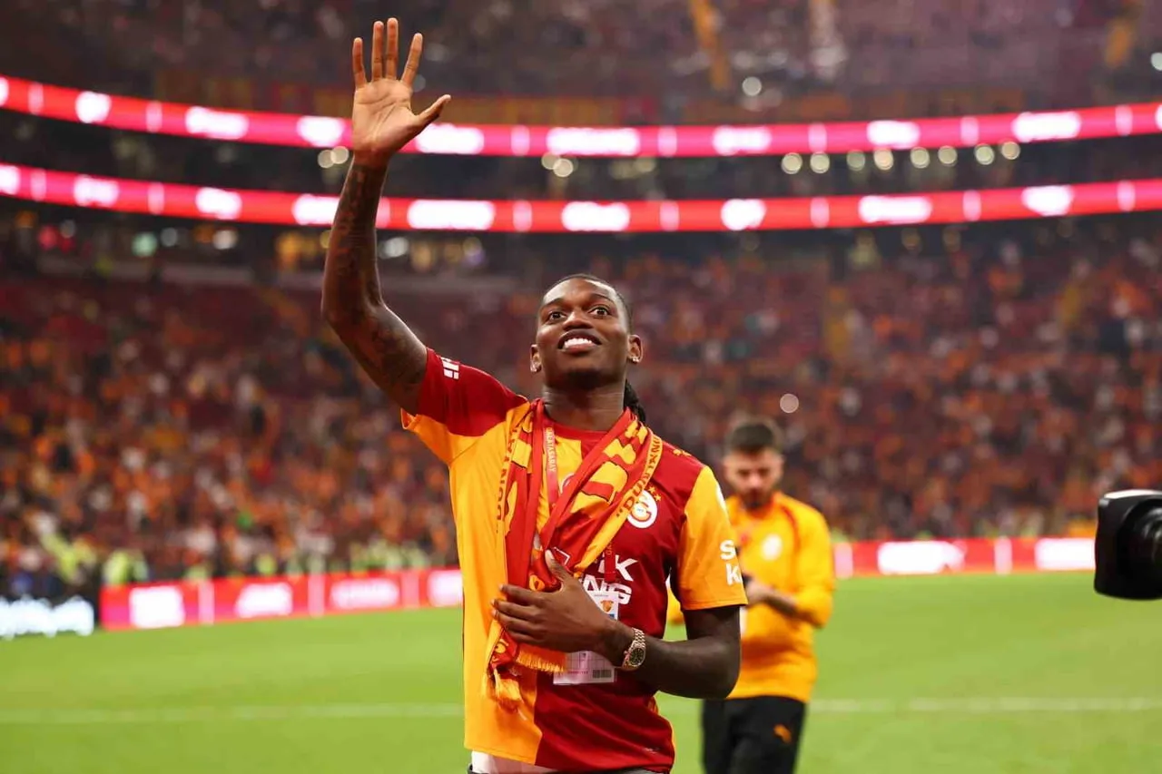 GALATASARAY’IN İTALYA SERİE A EKİPLERİNDEN MİLAN’DAN TRANSFER ETTİĞİ PORTEKİZLİ FUTBOLCU RAFAEL...