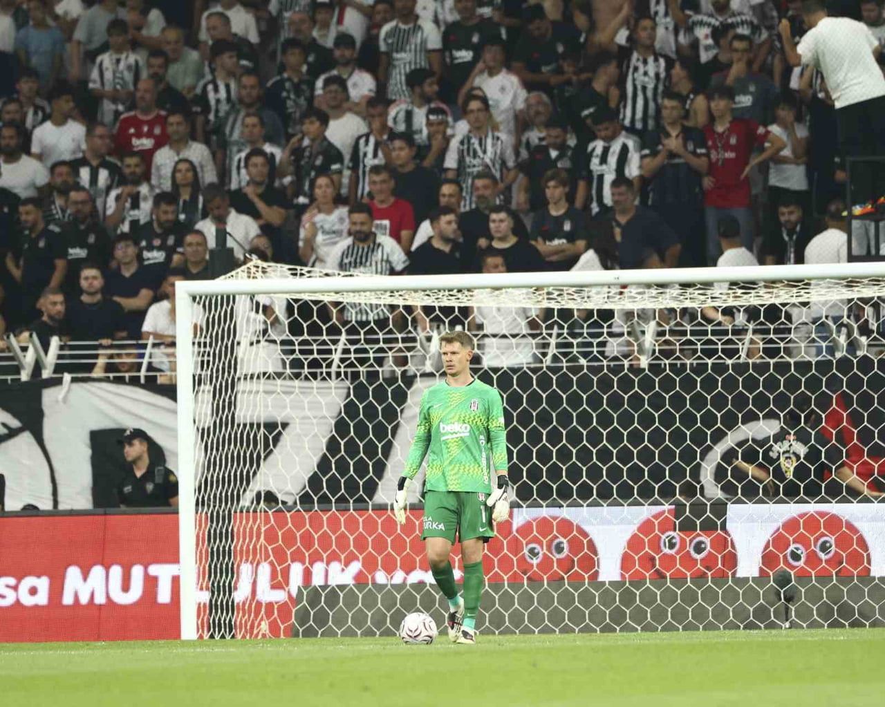 UEFA AVRUPA LİGİ 3. ELEME TURU RÖVANŞ MAÇINDA EVİNDE ÇEKYA EKİBİ HRADEC KRALOVE’Yİ 1-0’LIK SKORLA...