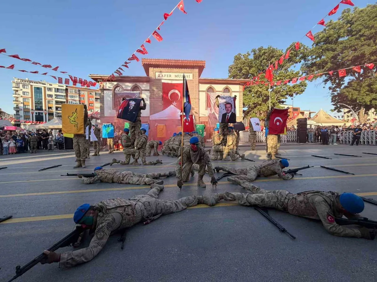 AFYONKARAHİSAR'IN DÜŞMAN İŞGALİNDEN KURTULUŞUNUN 104. YILDÖNÜMÜ DÜZENLENEN TÖRENLE...