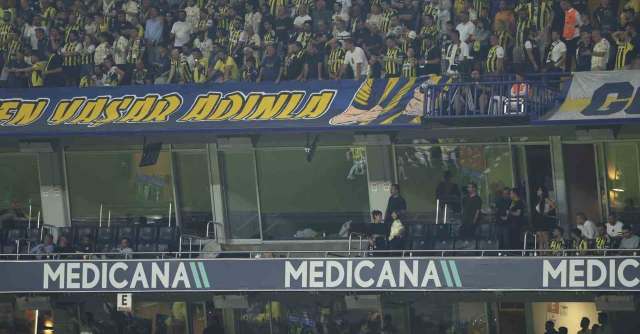 İŞ İNSANI ACUN ILICALI'NIN AVUKATI HAKAN ÖNCEL, FENERBAHÇE STADI'NDAKİ 217 NUMARALI LOCAYA YÖNELİK...