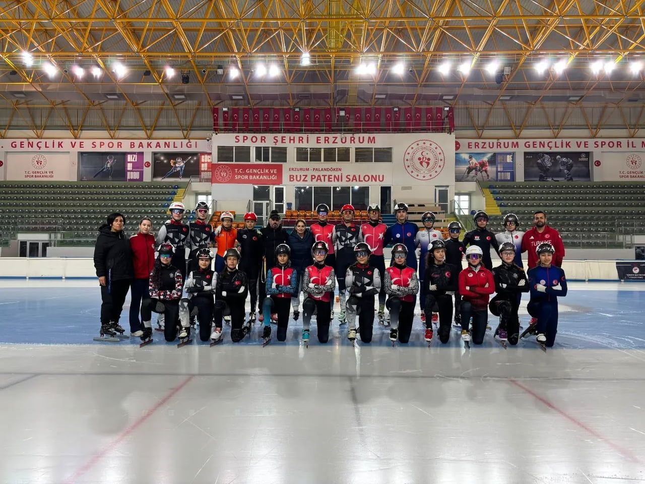 TÜRKİYE BUZ PATENİ FEDERASYONU TARAFINDAN DÜZENLENEN ULUSLARARASI SHORT TRACK YENİ SEZON HAZIRLIK...