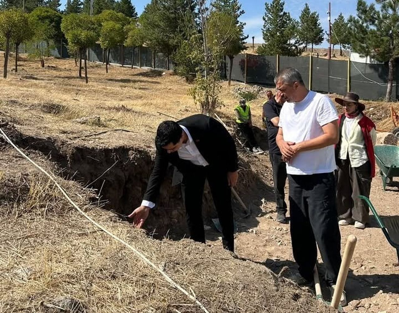 KEMAH’TA SULTAN MELİK TÜRBESİ’NDEKİ RESTORASYON ÇALIŞMALARI İNCELENDİ