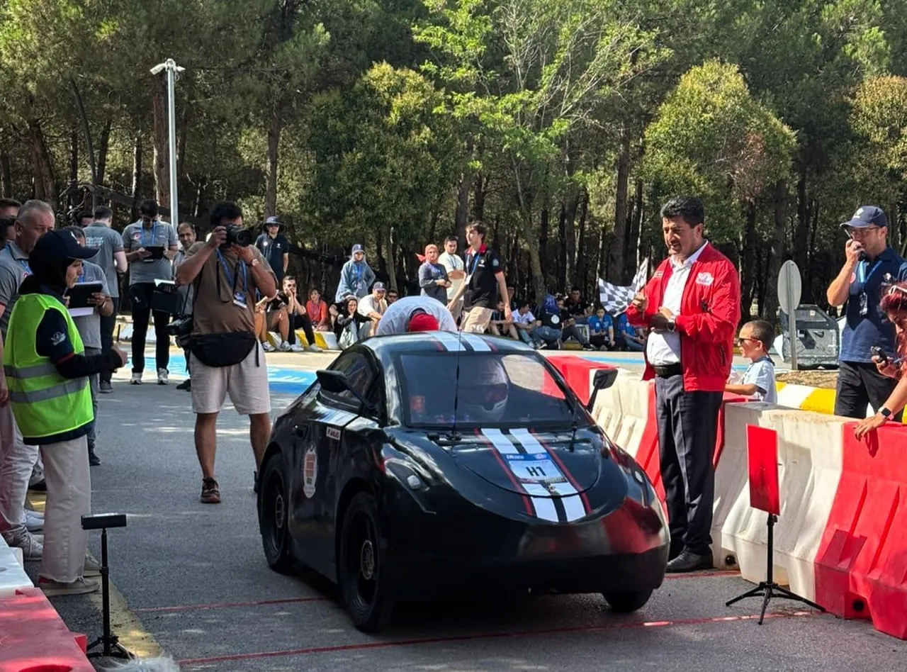 SAKARYA UYGULAMALI BİLİMLER ÜNİVERSİTESİ TETRA TAKIMI, TEKNOFEST 2026 ULUSLARARASI ELEKTRİKLİ ARAÇ...