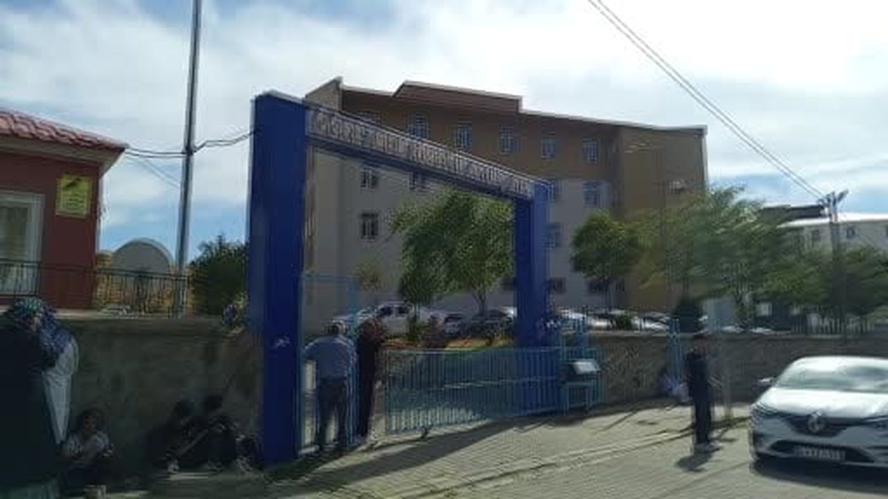 Bingöl’de okulun yük asansöründe kafası sıkışan öğrenci hayatını kaybetti