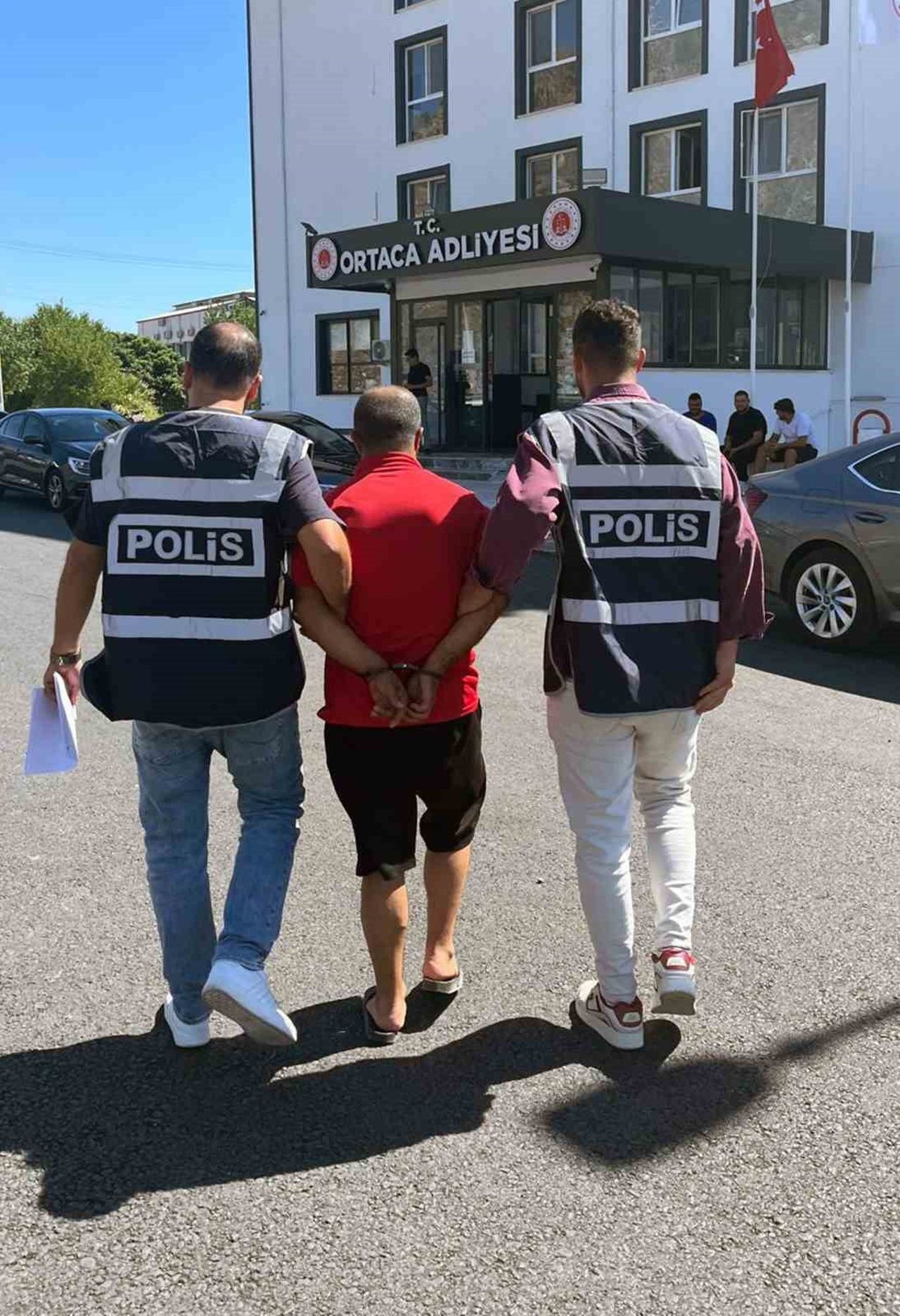 MUĞLA İL EMNİYET MÜDÜRLÜĞÜ EKİPLERİ EKİPLERİNİN İL GENELİNDE ARANAN ŞAHISLARIN YAKALANMASINA...