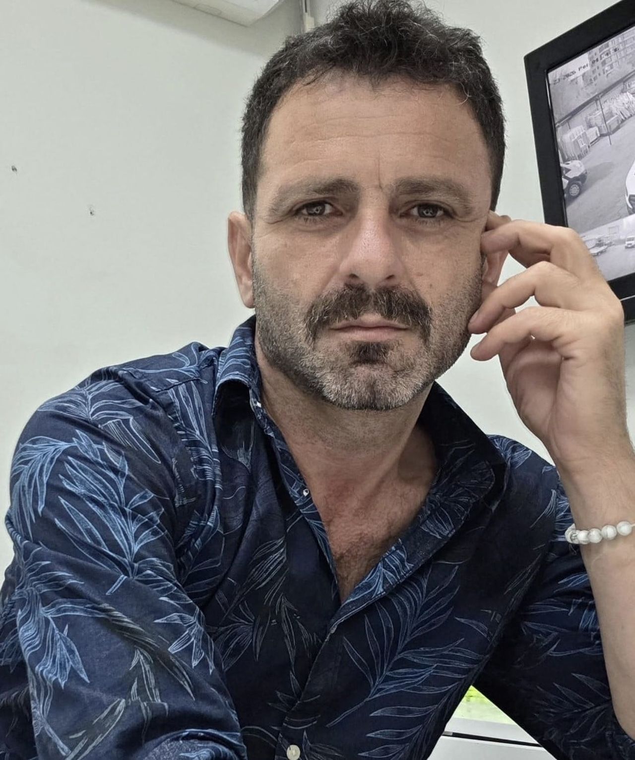 SELAMET KAPLAN (46) EVİNDE ÖLÜ BULUNDU.