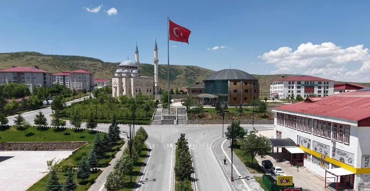 BİTLİS EREN ÜNİVERSİTESİ TIP FAKÜLTESİ, İLK 3 YIL BOYUNCA EĞİTİMLERİNİ İSTANBUL ÜNİVERSİTESİ TIP...