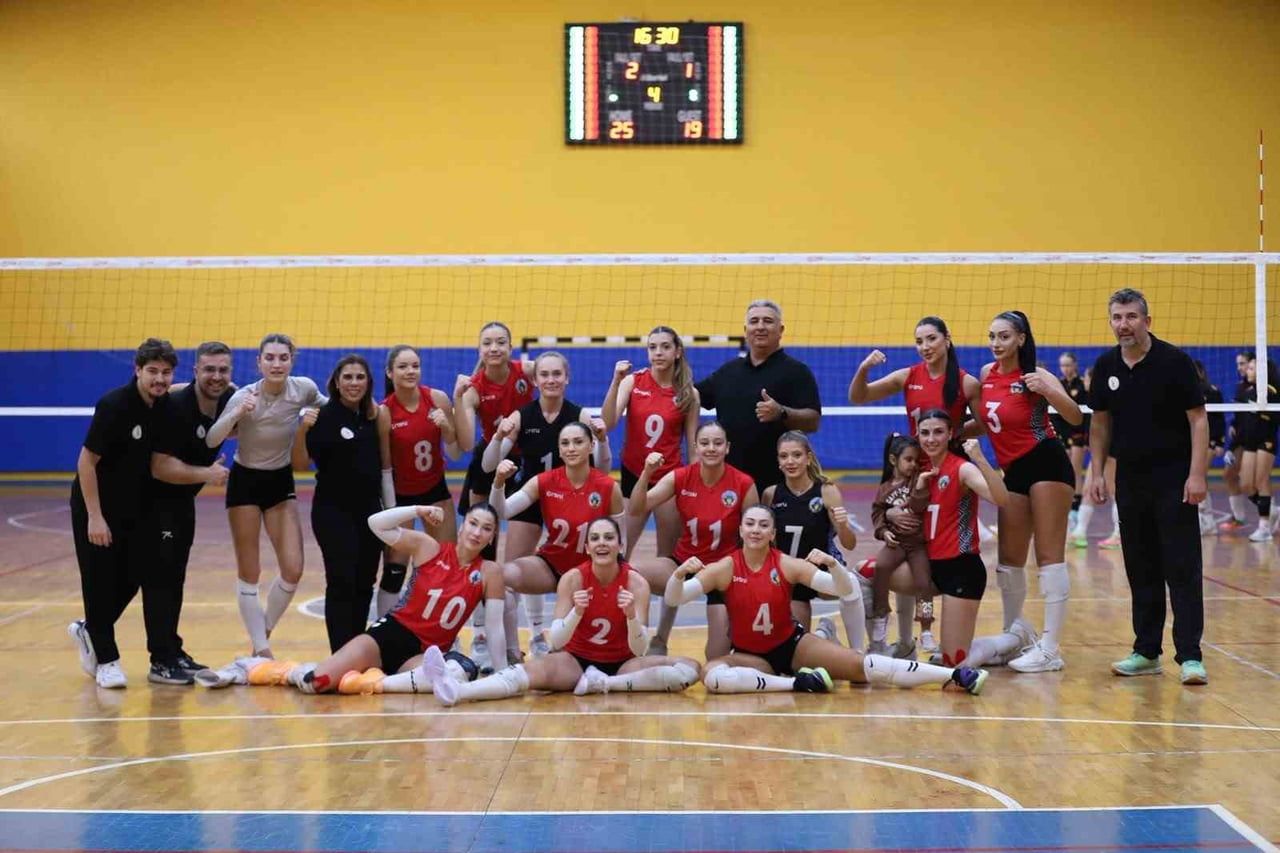 TVF KADINLAR 2. LİGİ’NDE MÜCADELE EDEN TURGUTLU BELEDİYESİ KADIN VOLEYBOL TAKIMI, LİGİN 4....